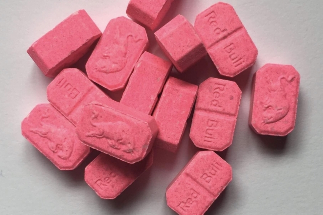 Red Bull MDMA Dutch AAA+ Ecstasy Pills (260mg) are well-known for their strength, purity, and consistent effects. Made with premium-grade MDMA